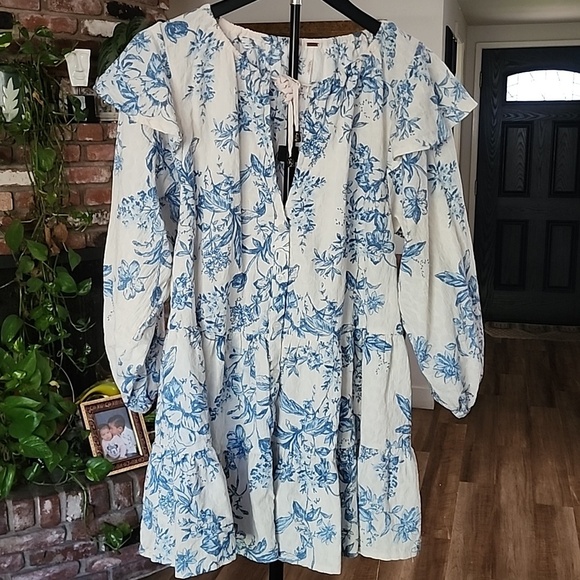 Free People Dresses & Skirts - Free People Blue Floral Long Sleeve Boho Mini Dress Size Small